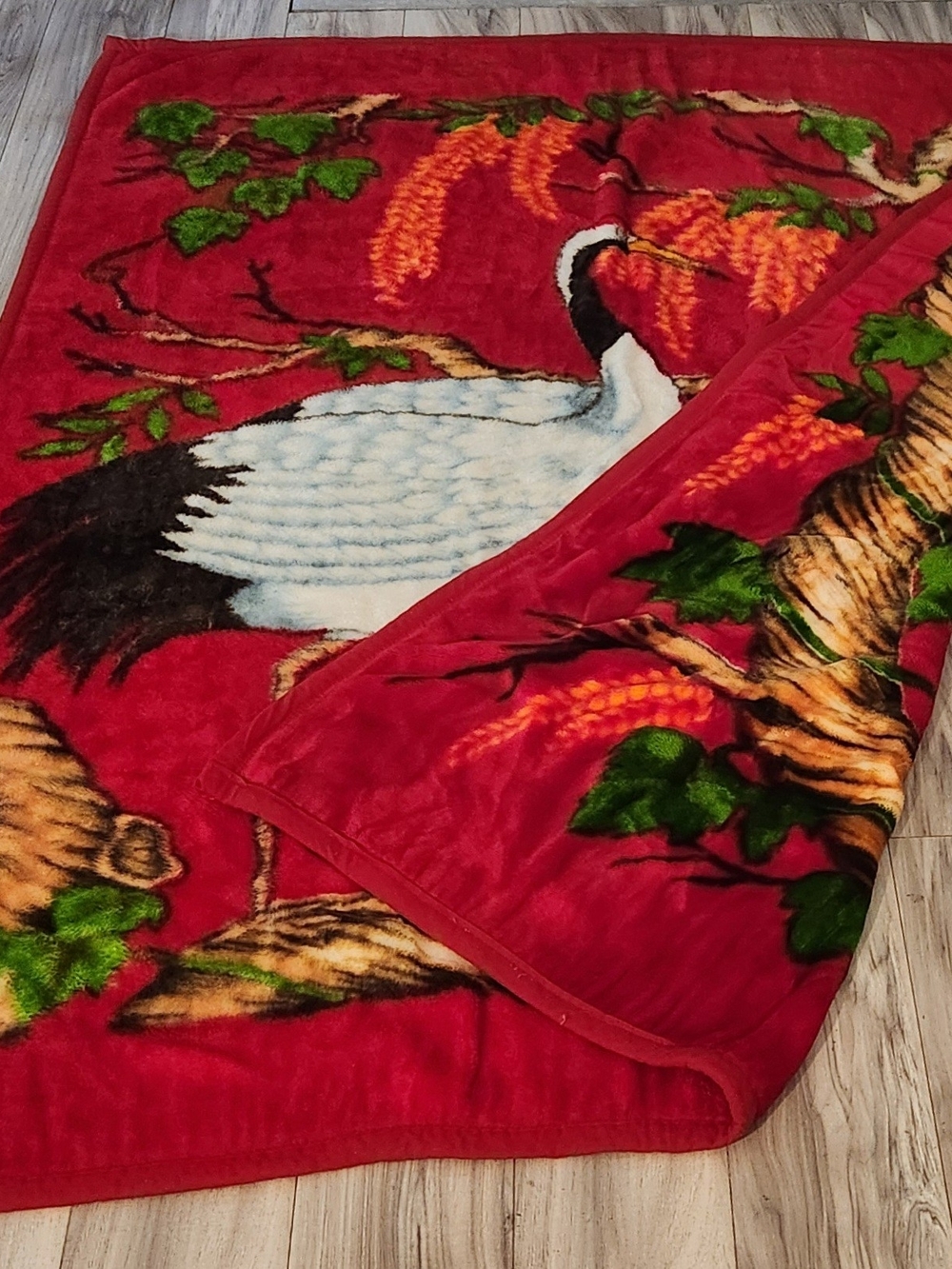 Vintage 88"x72" Reversible Korean Crane Mink Blanket From The 1960s and 1970s - Picture 9 of 12
